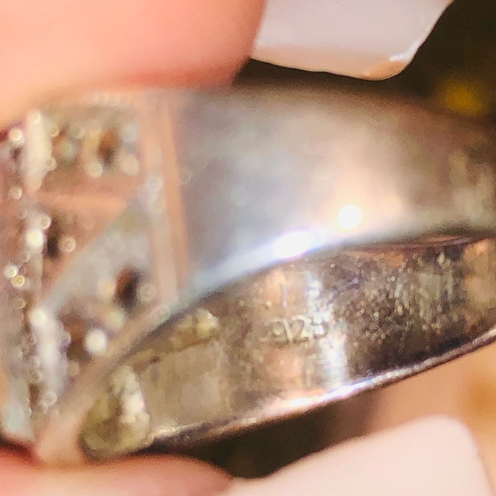 Sapphire ring - Picture 2 of 3